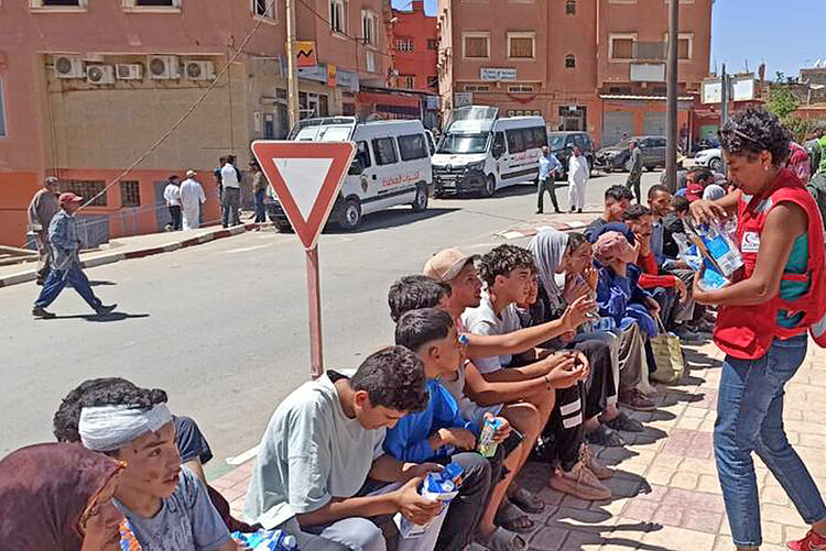 Marokkaniischer Roter Halbmond hilft nach dem Erdbeben 