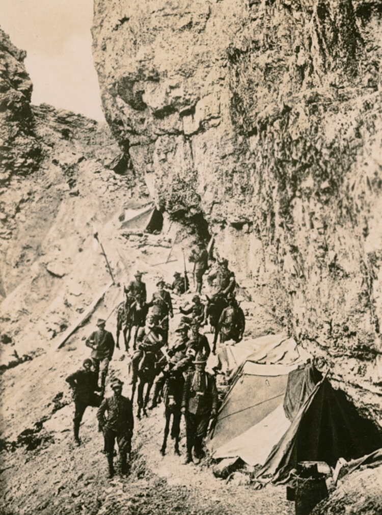 Biwak der italienischen Gebirgsjäger (Alpini) in Venetien im Ersten Weltkrieg (DRK)