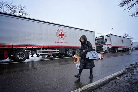 Das Italienische Rote Kreuz unterstützt die humanitäre Hilfe in Italien