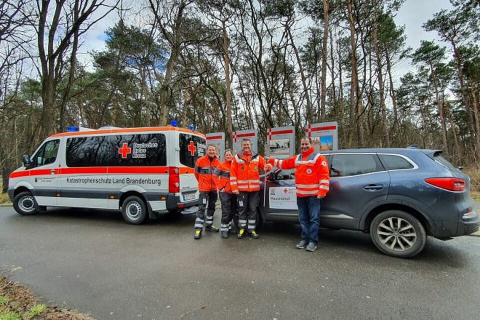 Übergabe der DRK-Fackel vom KV Cottbus and den KV Märkisch-Oder-Havel-Spree