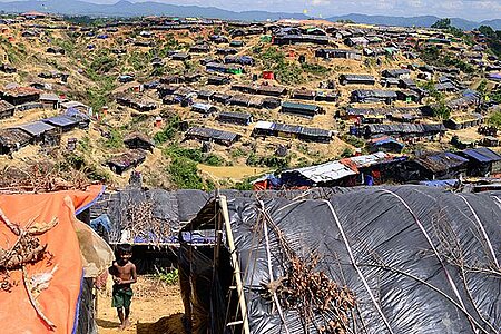 Foto: Camps aus improvisierten Unterkünften mit Planen in Bangladesch