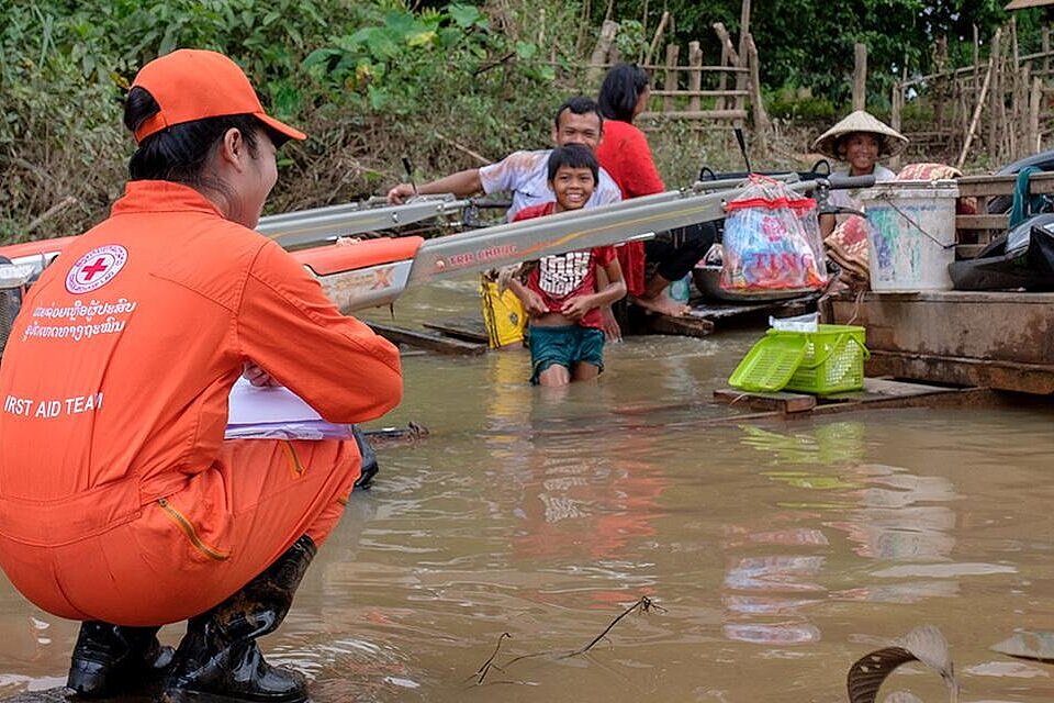 Rotkreuzhelfer in Laos