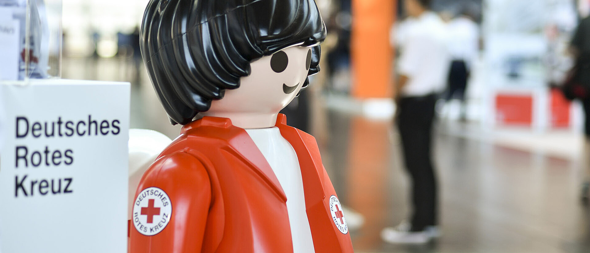 Lebensgroße DRK-Spielfigur von Playmobil