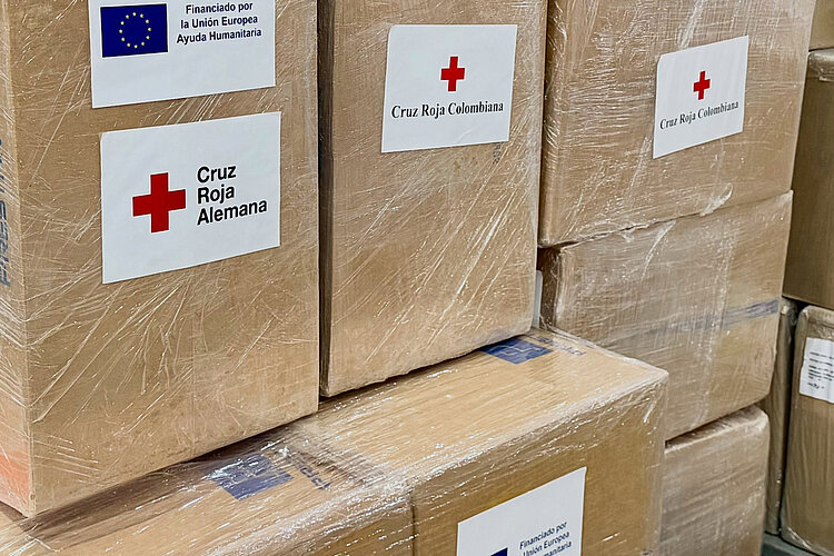 Ankunft von Hilfsgütern es DRK in Kolumbien nach schwerem Erdbeben 