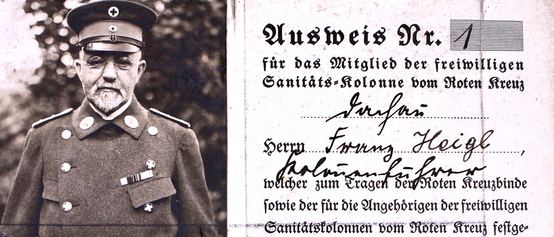 Historischer DRK-Dienstausweis