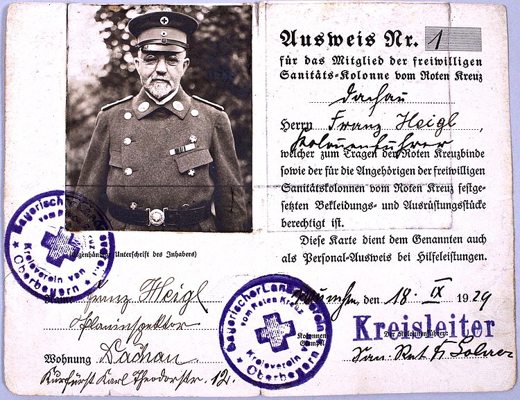 Historischer DRK-Dienstausweis