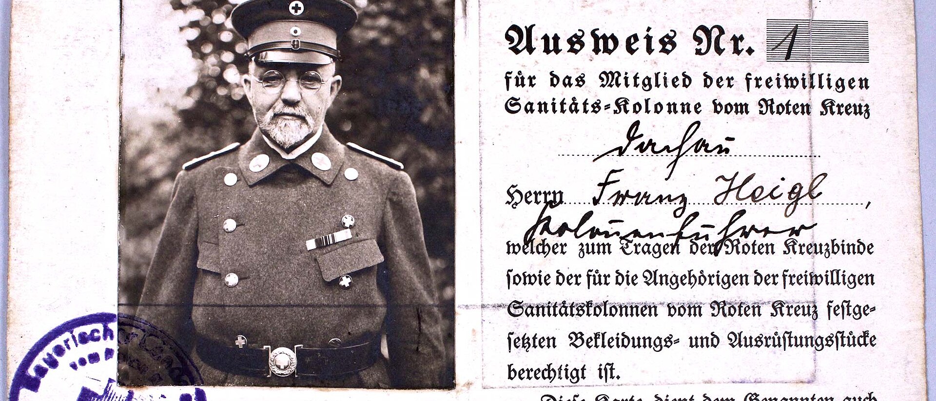 Historischer DRK-Dienstausweis