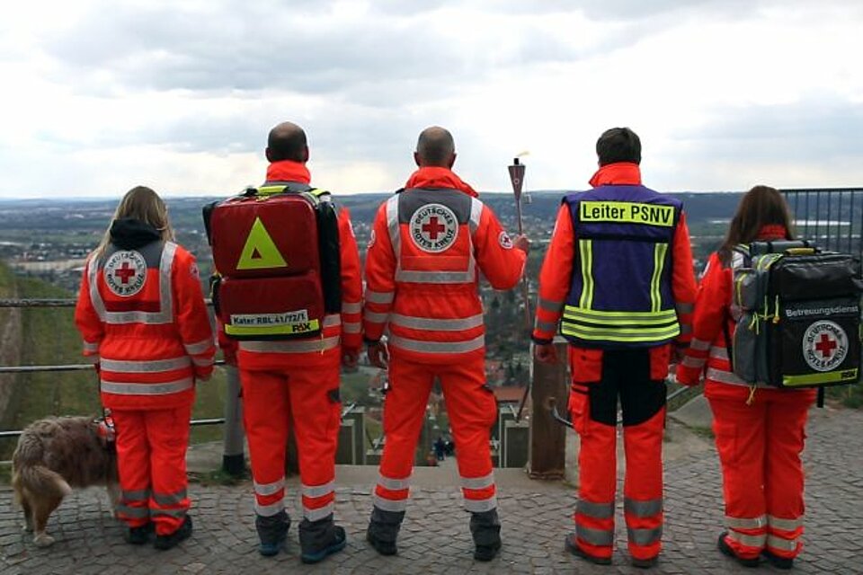 DRK-Fackel beim KV Dresden-Land an der Spitzhaustreppe