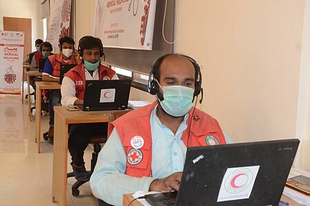 Freiwillige des Pakistanischen Roten Halbmondes 