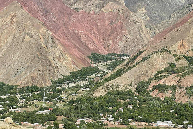 Gebirgssilhouette in Pakistan - Ort für Katastrophenhilfe