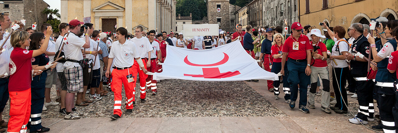 Fiaccolata, Italien, Rotes Kreuz, Teilnehmer