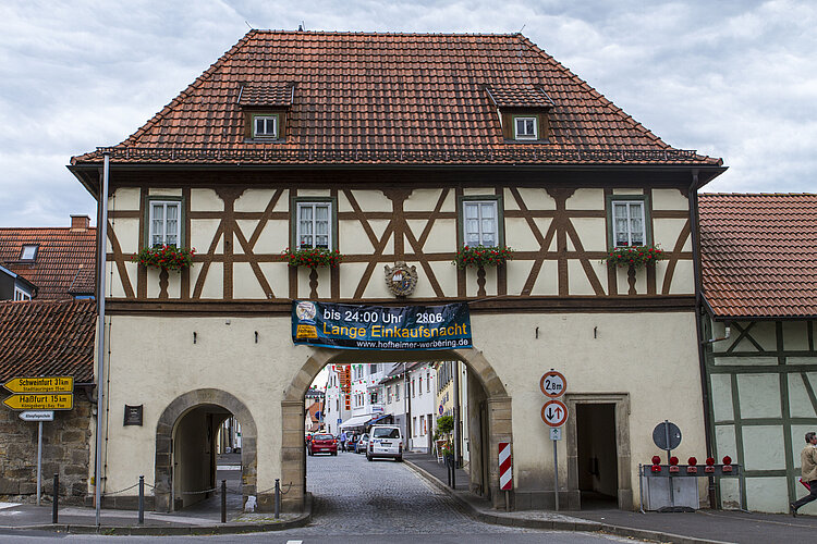 Das Rotkreuzmuseum im unterfränkischen Hofheim residiert in einem Torhaus  aus dem 16. Jahrhundert (Simon Jägersküpper / DRK)