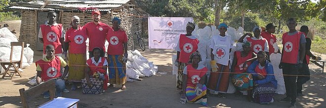 Mitarbeiter des Roten Kreuzes in Mosambik 
