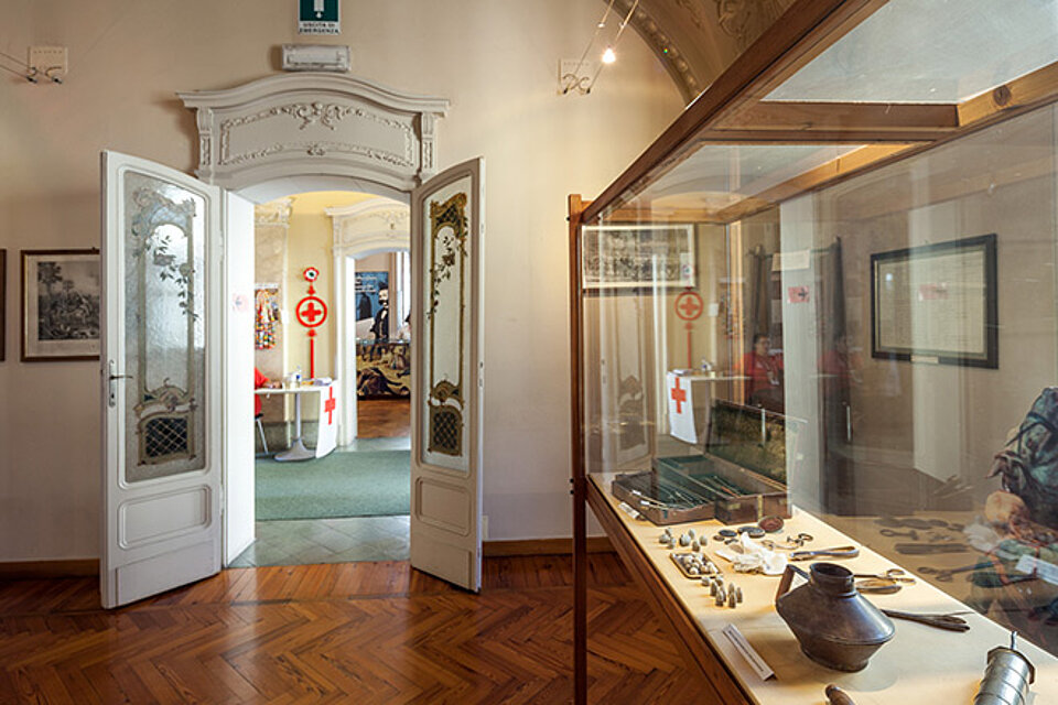 Ausstellungssaal im Internationalen Rotkreuzmuseum in Italien