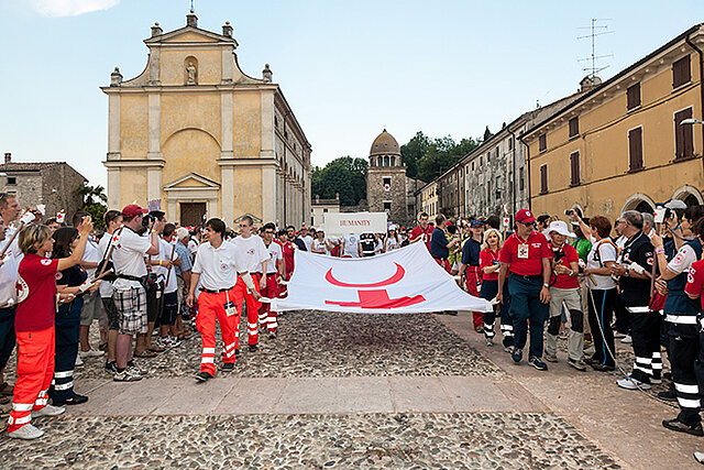 Italien, Teilnehmer, Fiaccolata, Rotes Kreuz