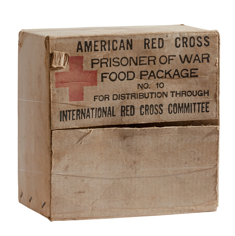 Mit solchen Care-Paketen versorgte das Amerikanische Rote Kreuz auch deutsche Kriegsgefangene, Rotkreuz-Museum Luckenwalde (Jörg F. Müller / DRK)