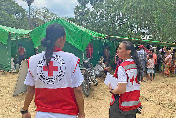 Myanmarisches Rotes Kreuz erstellt Notunterkünfte 