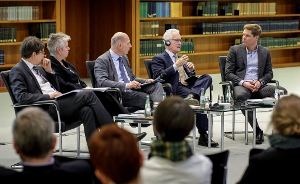 Podiumsdiskussion