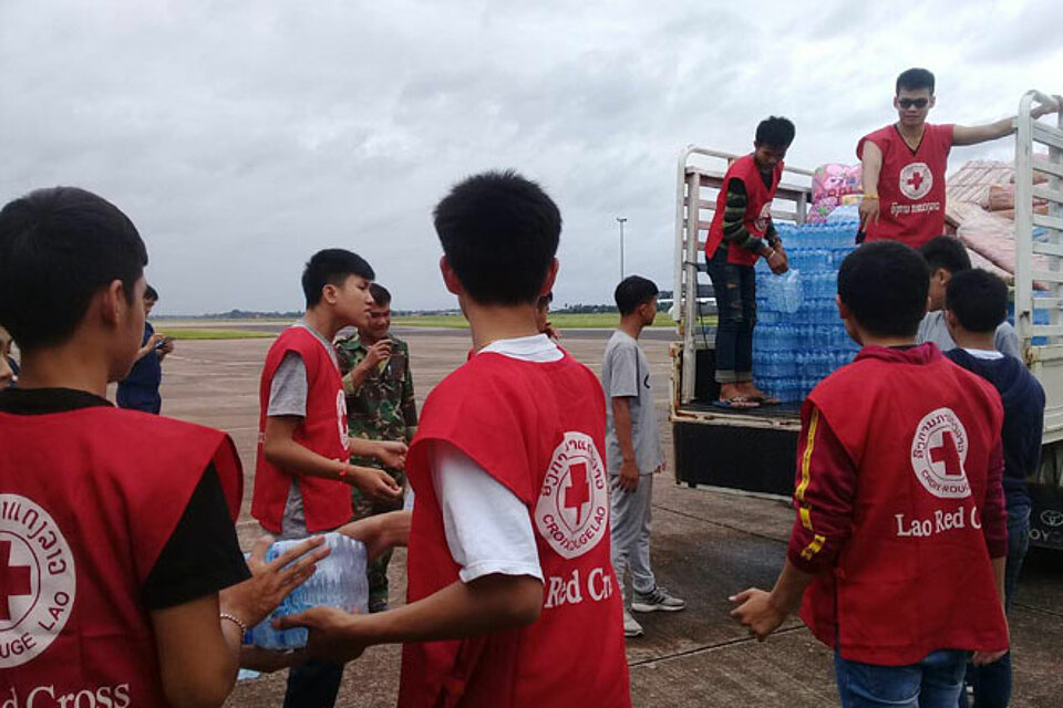 Helfer des Laotischen Roten Kreuzes