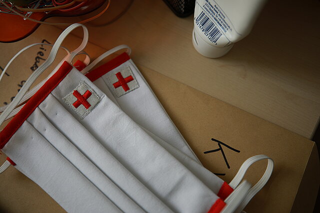 Stoffmasken mit DRK Logo