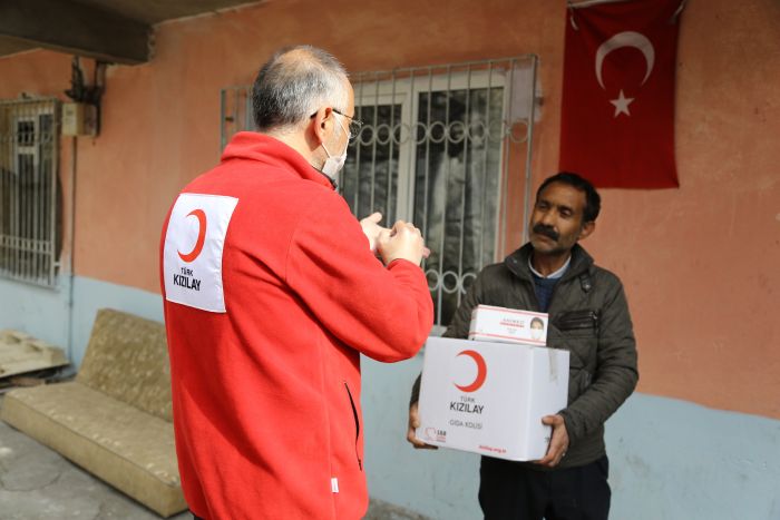 Türkischer Roter Halbmond hilft in der Coronakrise