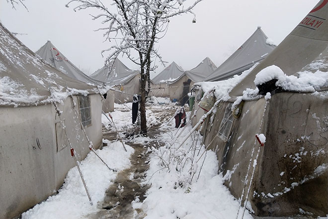 Foto: Flüchtlingslager in Vucjak (Bosnien-Herzegowina) im Schnee