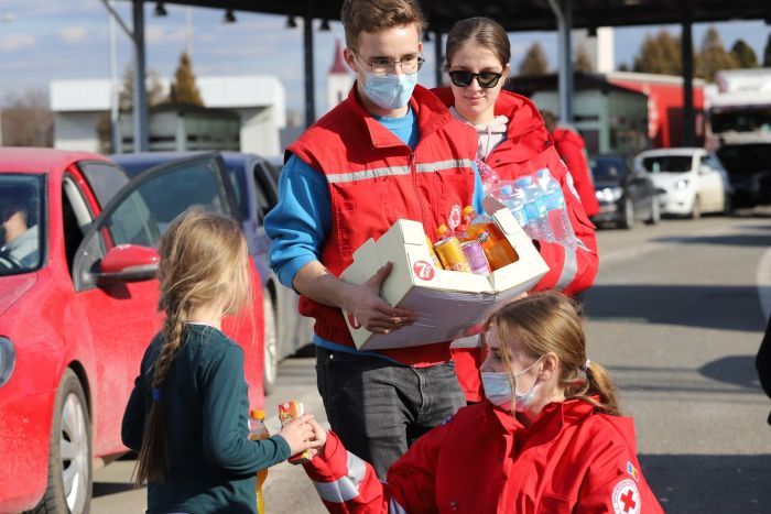 Rumänisches Rotes Kreuz hilft Menschen aus der Ukraine