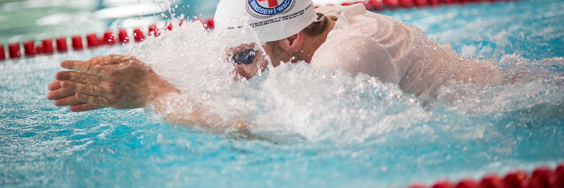 Foto: Rettungsschwimmer beim Schwimmen