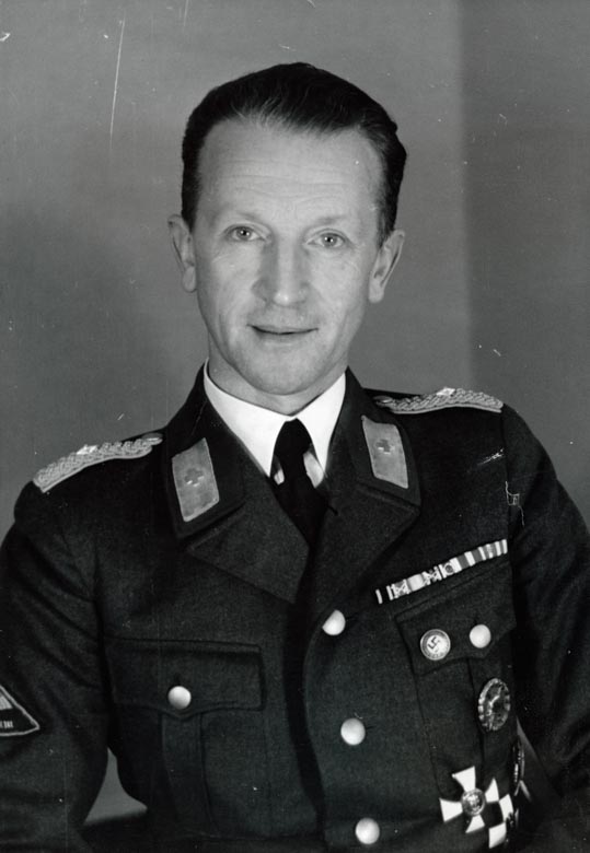 Walther Georg Hartmann, Leiter des Amtes Auslandsdienst beim DRK im Jahre 1939. Mit der Neugründung des DRK 1950 übernimmt er das Amt des Generalsekretärs (Inge Stölting / DRK)  