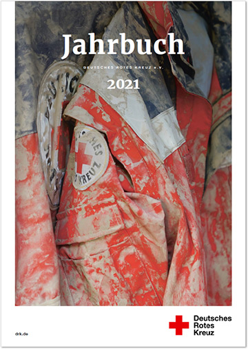 Bild: Titelcover DRK Jahrbuch 2021 - schmutzige DRK-JackeMaske