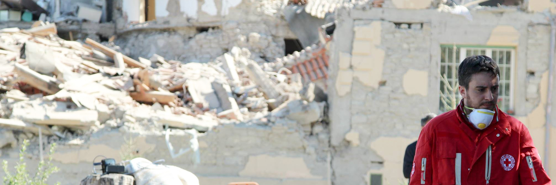 Fassungslosigkeit des Rotkreuzhelfers nach dem Erdbeben in Italien