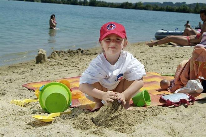 Kind am Strand