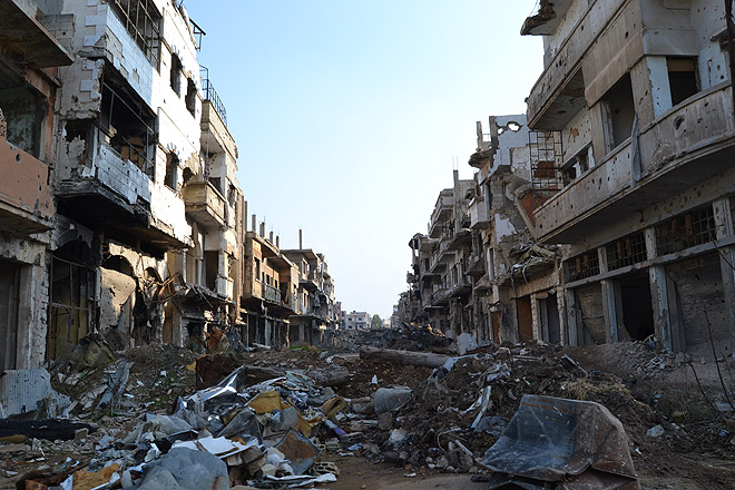 Sechs Jahre Syrien-Krise Ein zerstörter Straßenzug in der syrischen Stadt Homs.