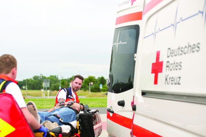 DRK - Rettungsdienst Deutsches Rotes Kreuz;Rettungswesen;Rettung;Transport;Rettungsfahrzeug;Rettungssanitäter;Fahrzeug